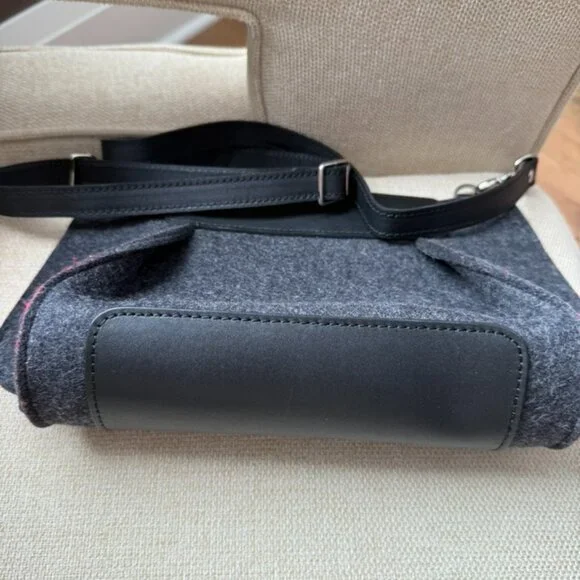 Graf Lantz, Black and Gray Cross Body/Shoulder Bag - Picture 2 of 3